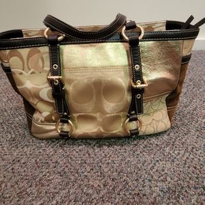Coach- The infamous Patchwork Design tote, No: F06Q-10388 Excellent Condition